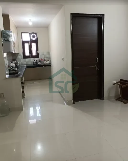 White house girls PG in Okhla, Delhi — property photo 2