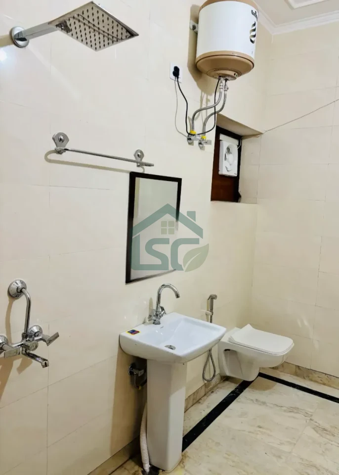 Standard Stays Luxury PG in Sector 41, Gurugram — property photo 1