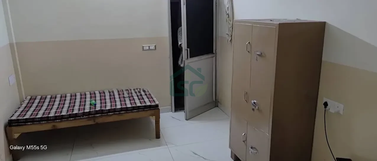 Aditi PG in Naraina, Delhi — property photo 1