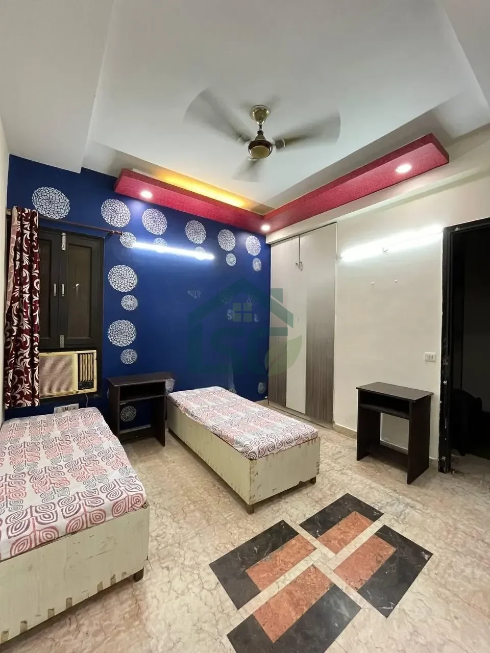 DU lNN Boys PG in Roop Nagar, Delhi — property photo 1
