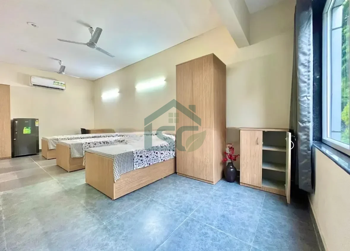 Lamba House Girls Hostal in East of Kailash, Delhi — property photo 1