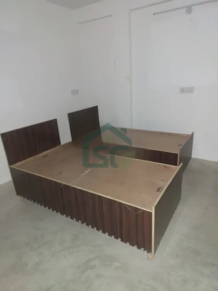 Rajesh Room For Rent in Sector 95, Gurugram — property photo 1