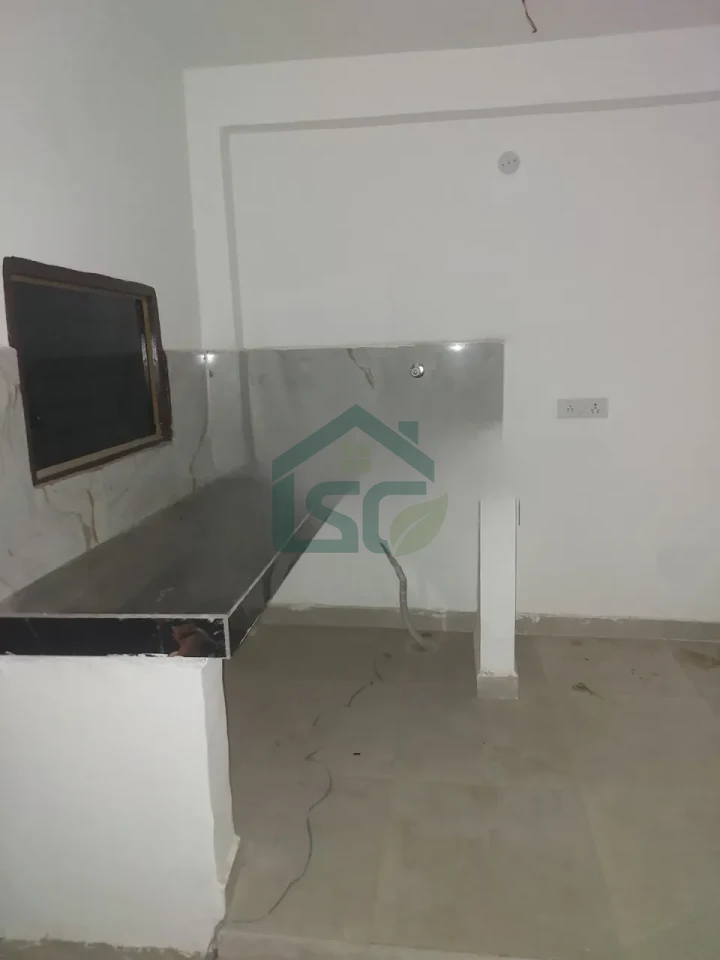 Rajesh Room For Rent in Sector 95, Gurugram — property photo 5