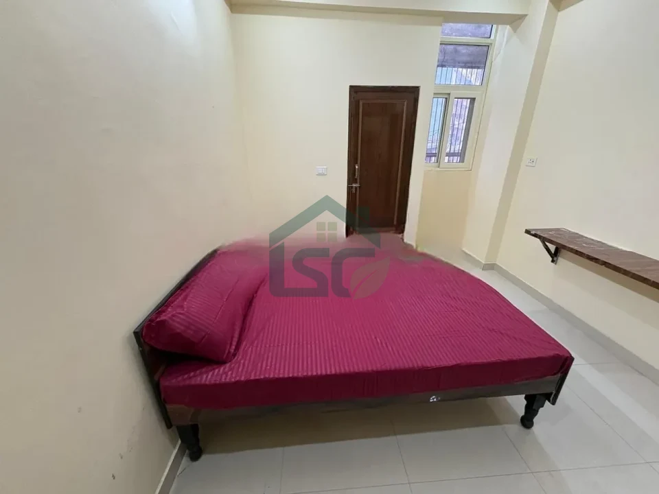 Noida comfort PG in Goyal Colony, Noida — property photo 3