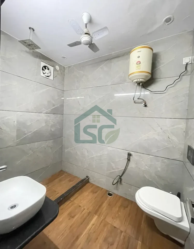 Avi Hostal & PG in Block E, Delhi — property photo 1