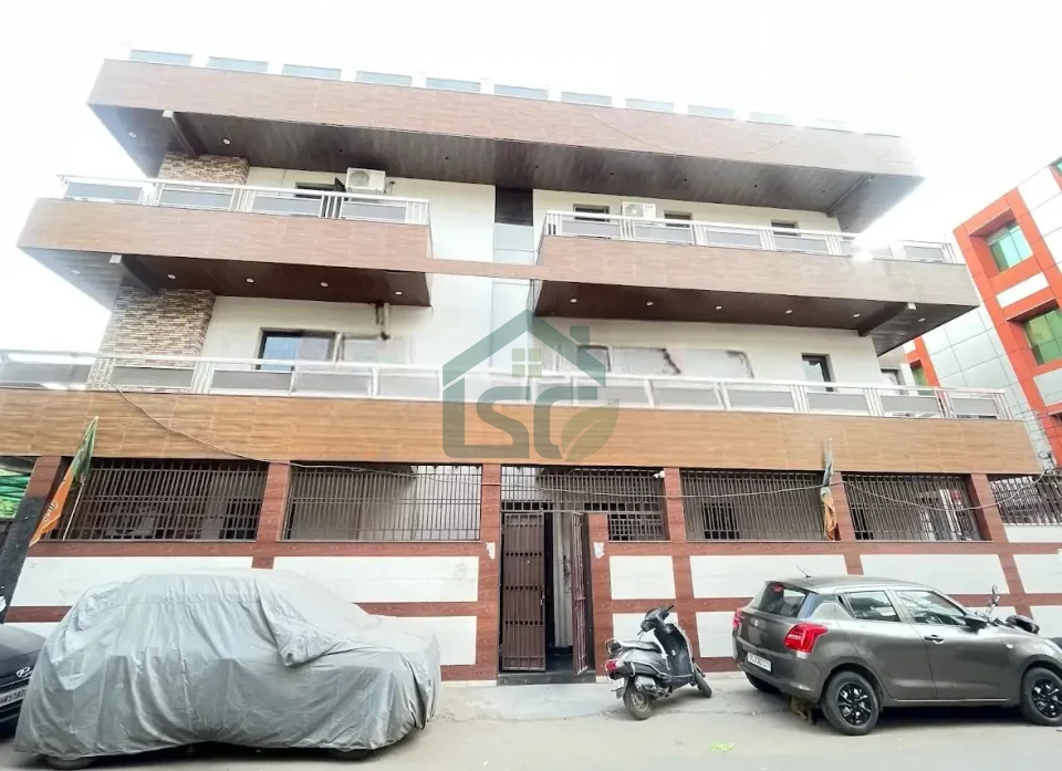 Avi Hostal & PG in Block E, Delhi — property photo 2