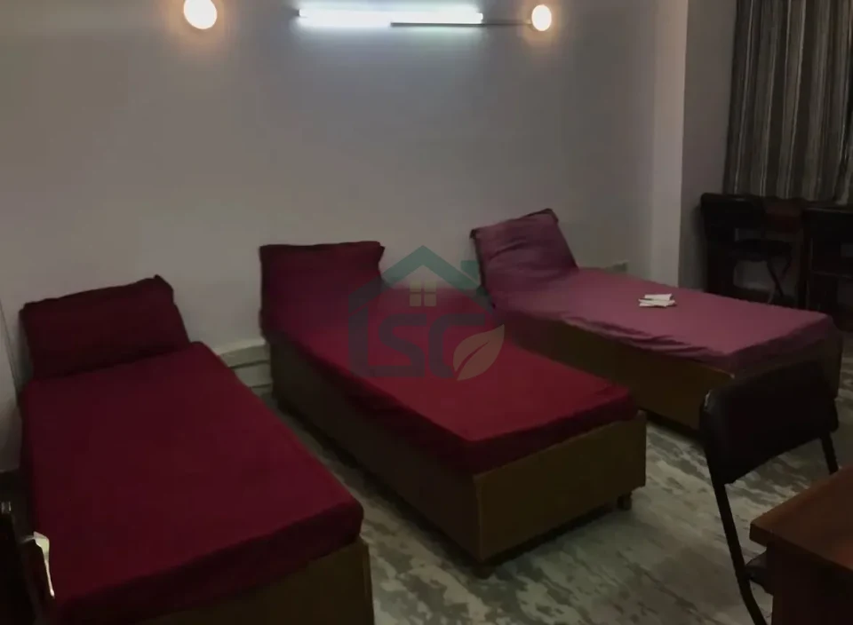 PG Girls Accommodation in Sadiq Nagar, Delhi — property photo 2