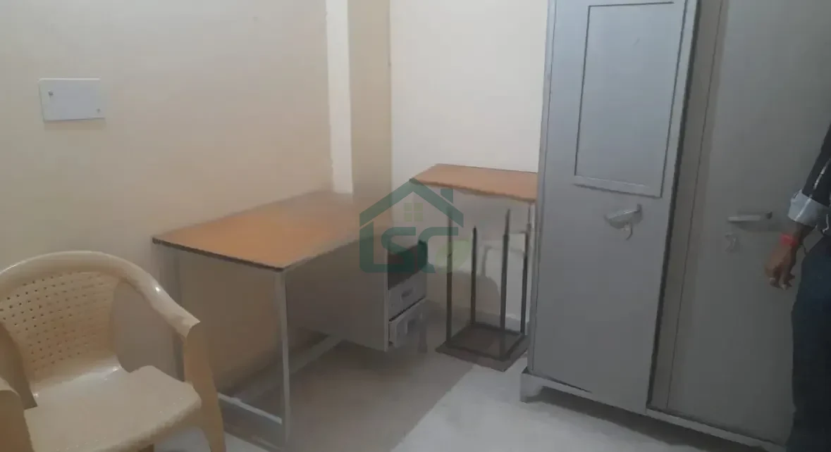Pinnacle Properties PG Rooms in Basement, Delhi — property photo 1