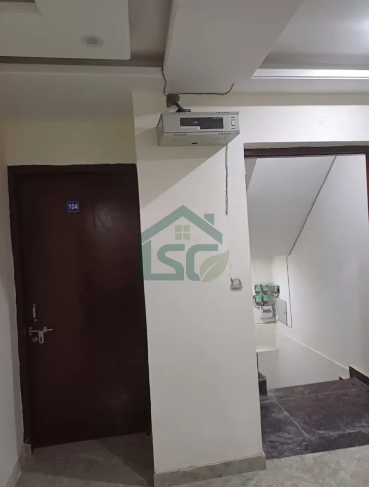 Pinnacle Properties PG Rooms in Basement, Delhi — property photo 5