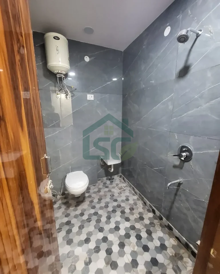 Shree Balaji PG Accommodation in Shakarpur Khas, Delhi — property photo 3