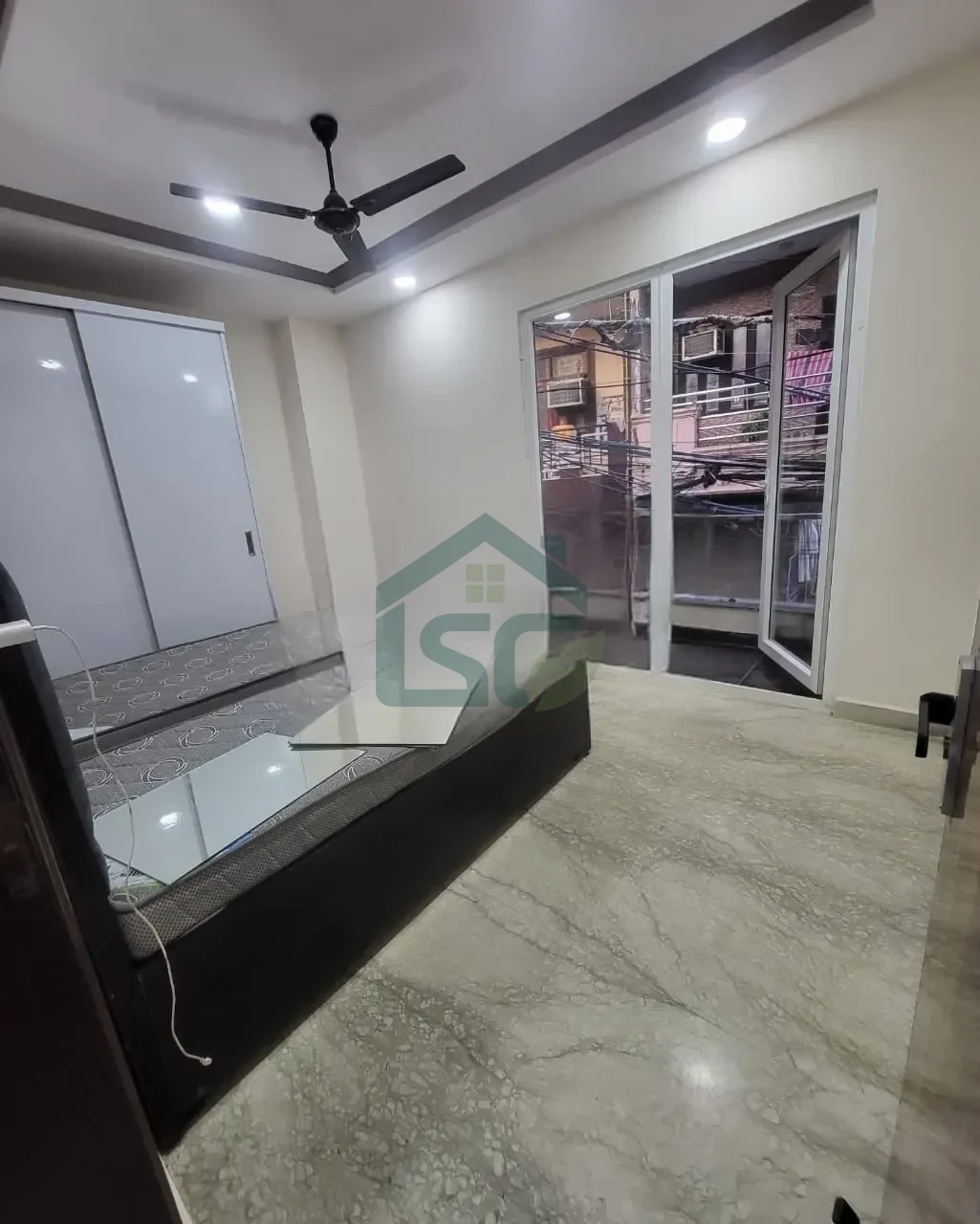 Shree Balaji PG Accommodation in Shakarpur Khas, Delhi — property photo 1