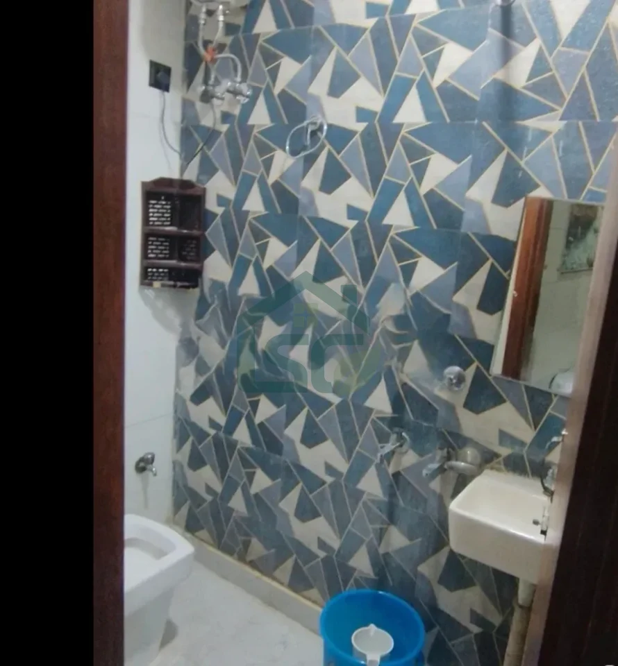 Shri Shyam Ji PG in Shakarpur, Delhi — property photo 3