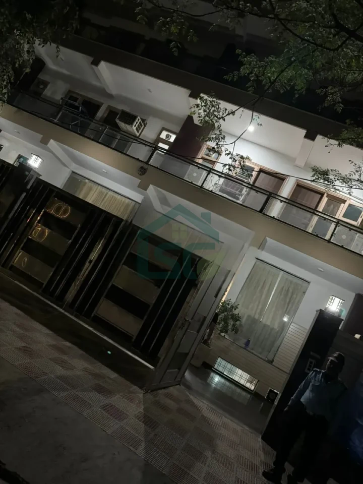 Larisa Girls PG in Sector 22, Gurugram — property photo 3