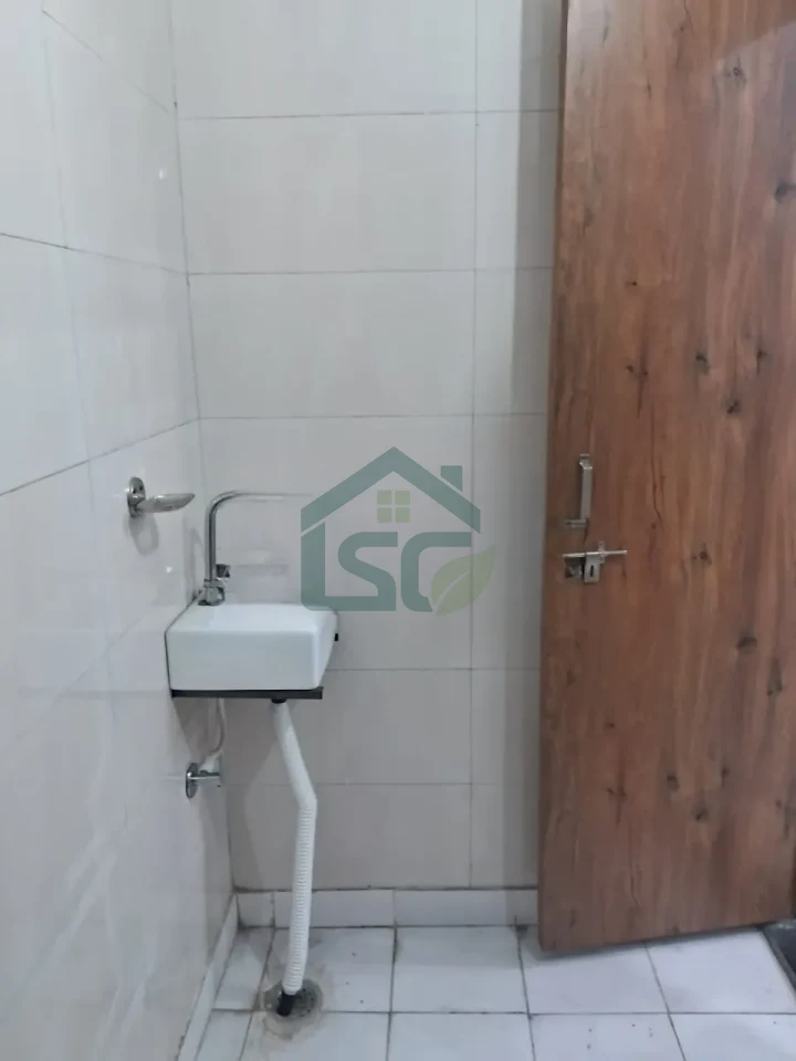 S. Royal House in Shakarpur, Delhi — property photo 2