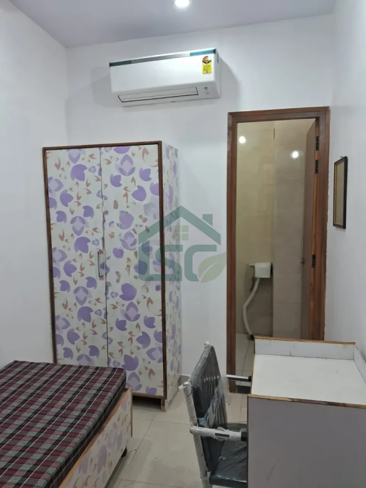 S. Royal House in Shakarpur, Delhi — property photo 3