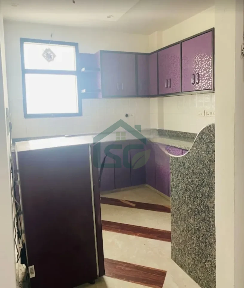 Little Space in Mansarover Garden, Delhi — property photo 1