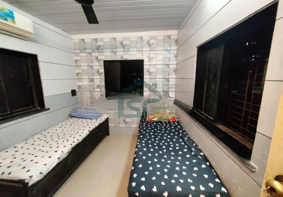 At 439, Soni Sadan 4th Floor, Opp Anand Ashram Hotel, Chira Bazzar, J S S Road, Kalbadevi Rd, Marine Lines East, Tad Wadi, Marine Lines, Mumbai, Maharashtra 400002, Marine Lines, Mumbai