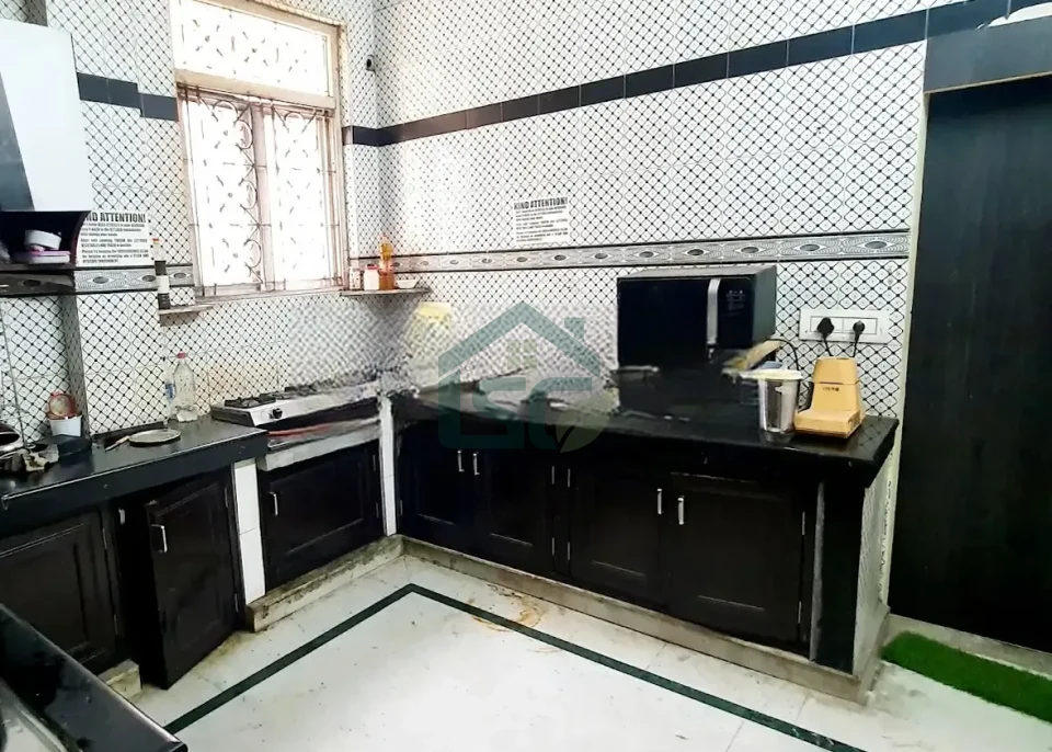 West Delhi Girls PG in Kirti Nagar, Delhi — property photo 4