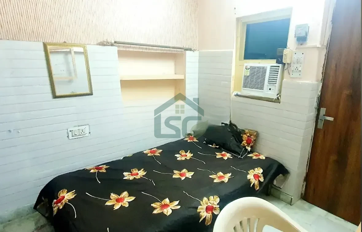 West Delhi Girls PG in Kirti Nagar, Delhi — property photo 1