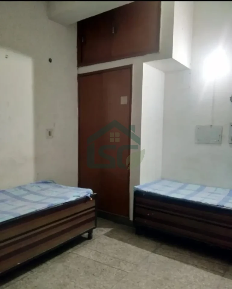 Singh PG in Kalkaji, Delhi — property photo 1