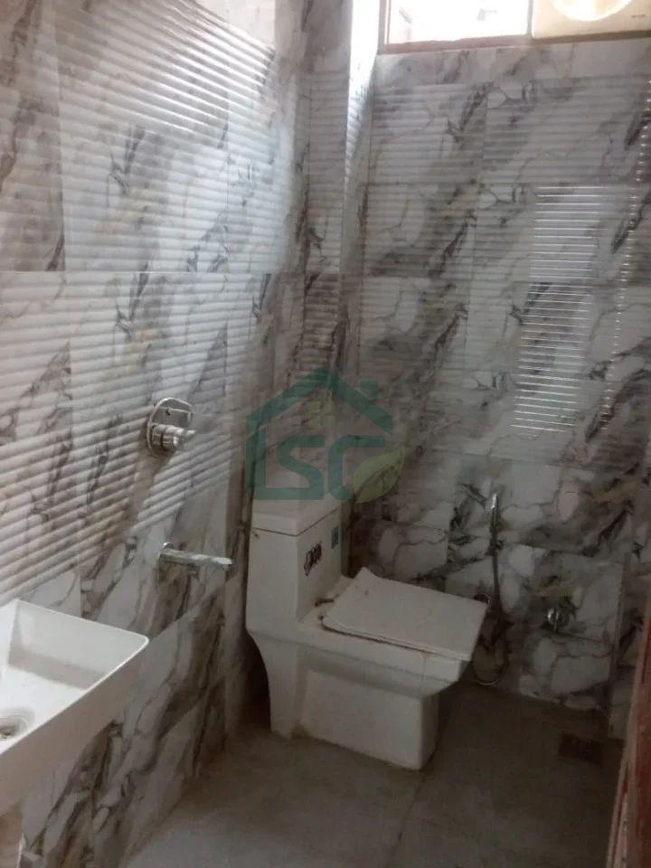 Premium girls PG in Vijay Nagar, Delhi — property photo 5