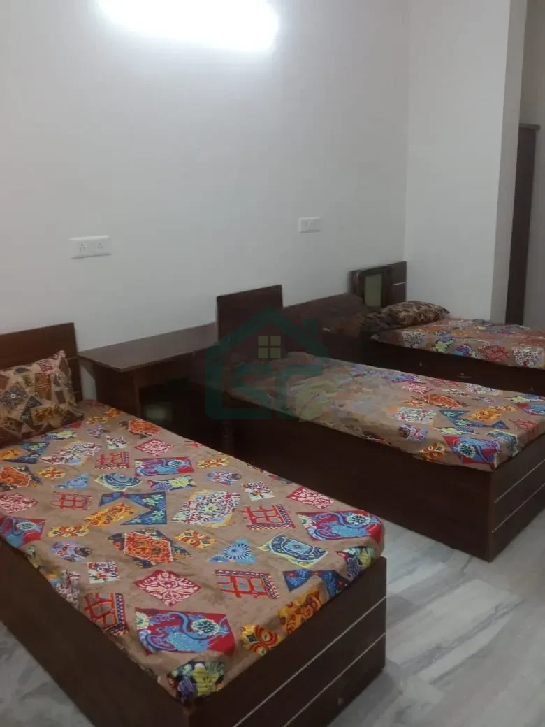 Premium girls PG in Vijay Nagar, Delhi — property photo 1