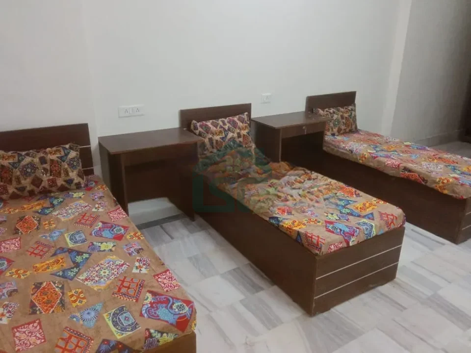 Premium girls PG in Vijay Nagar, Delhi — property photo 4