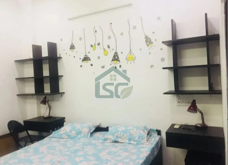 Sharma PG For Girls in Tri Nagar, Delhi — property photo 1