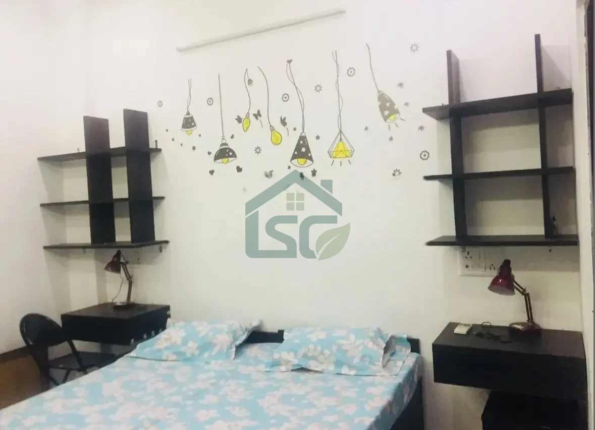 Sharma PG For Girls in Tri Nagar, Delhi — property photo 1