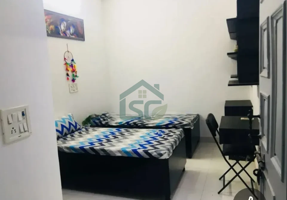 Sharma PG For Girls in Tri Nagar, Delhi — property photo 2