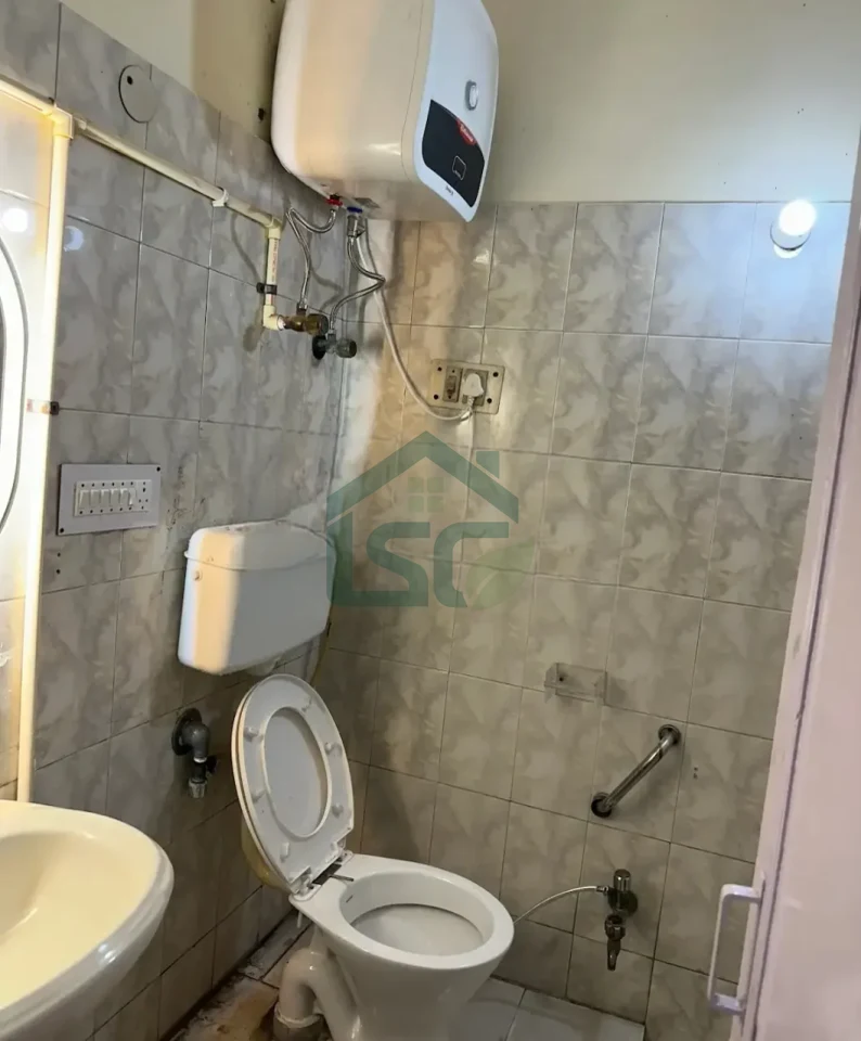Girls PG in Patel Nagar, Delhi — property photo 3