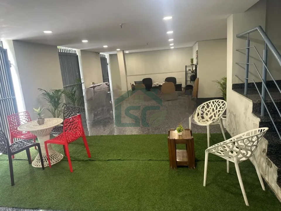 Living hub in Hudson Lane, Delhi — property photo 2
