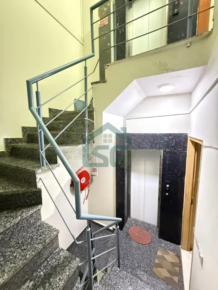 Living hub in Hudson Lane, Delhi — property photo 5