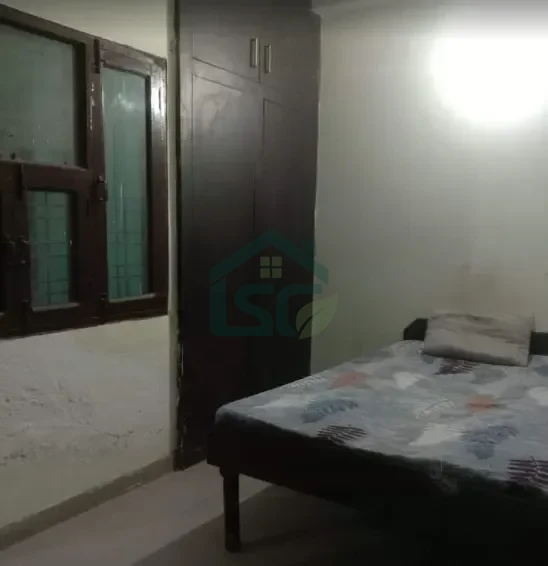 Royal PG FOR Girls & Boys in Sector 33, Gurugram — property photo 3