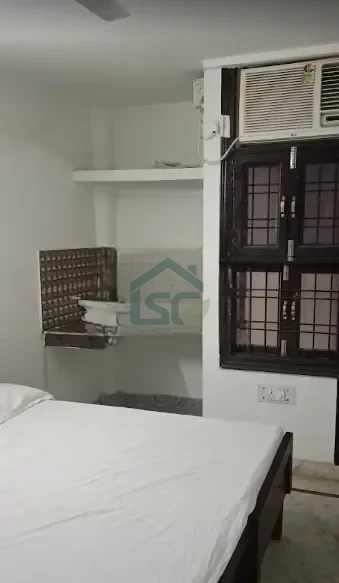 Royal PG FOR Girls & Boys in Sector 33, Gurugram — property photo 5