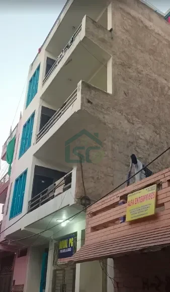 Royal PG FOR Girls & Boys in Sector 33, Gurugram — property photo 1