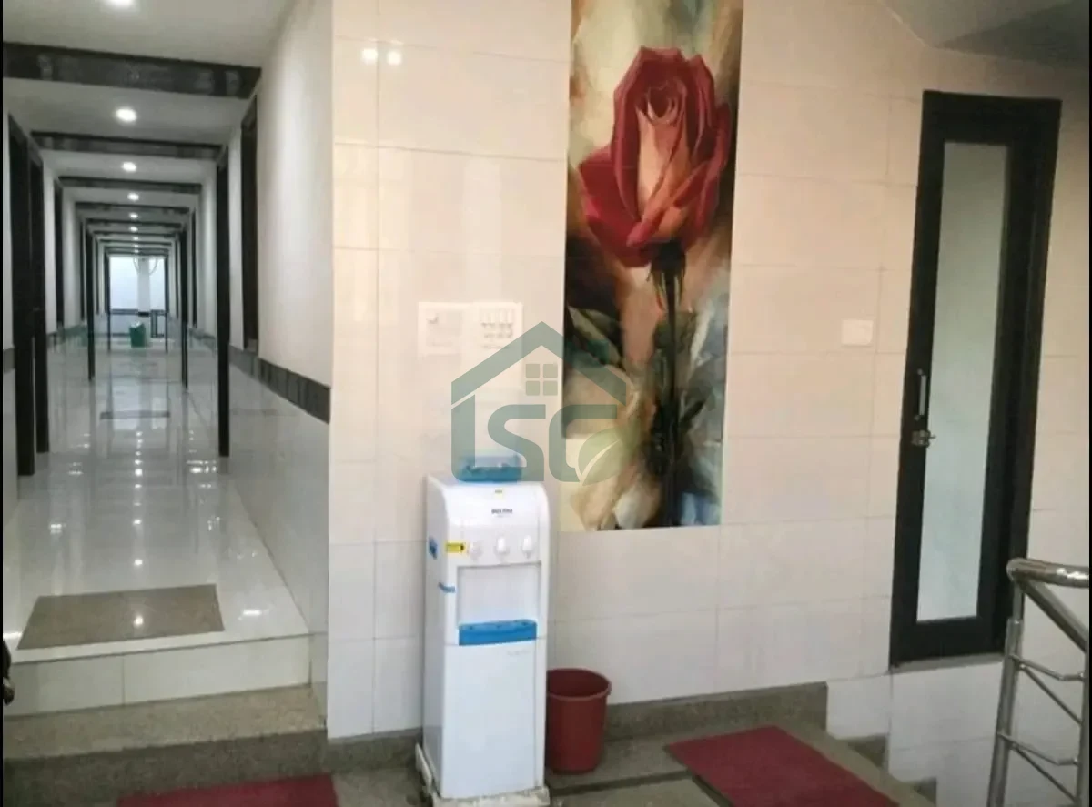 Shaleen PG in Sector 10A, Gurugram — property photo 1