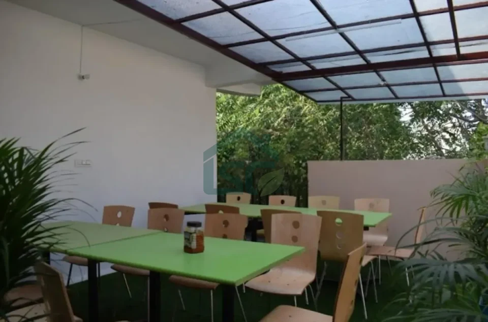 PG for boys in Sector 18, Gurugram — property photo 1