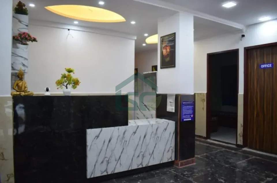 PG for boys in Sector 18, Gurugram — property photo 2