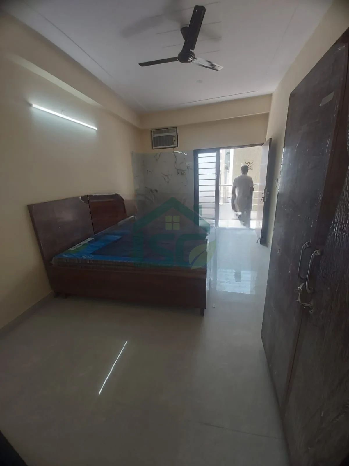 At Jagvinder RK, Sector 39, Gurgaon