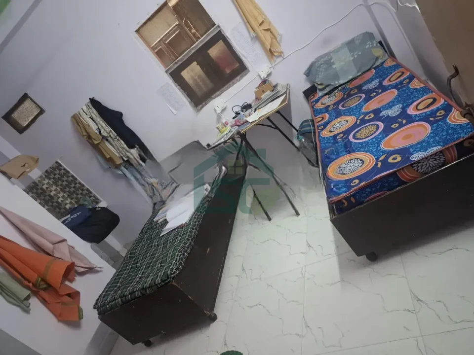 Metro Prince PG in Sector 62, Noida — property photo 1