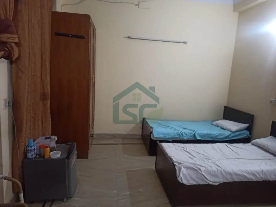 PG for Boys & Girls gurgaon in Sector 43, Gurugram — property photo 3