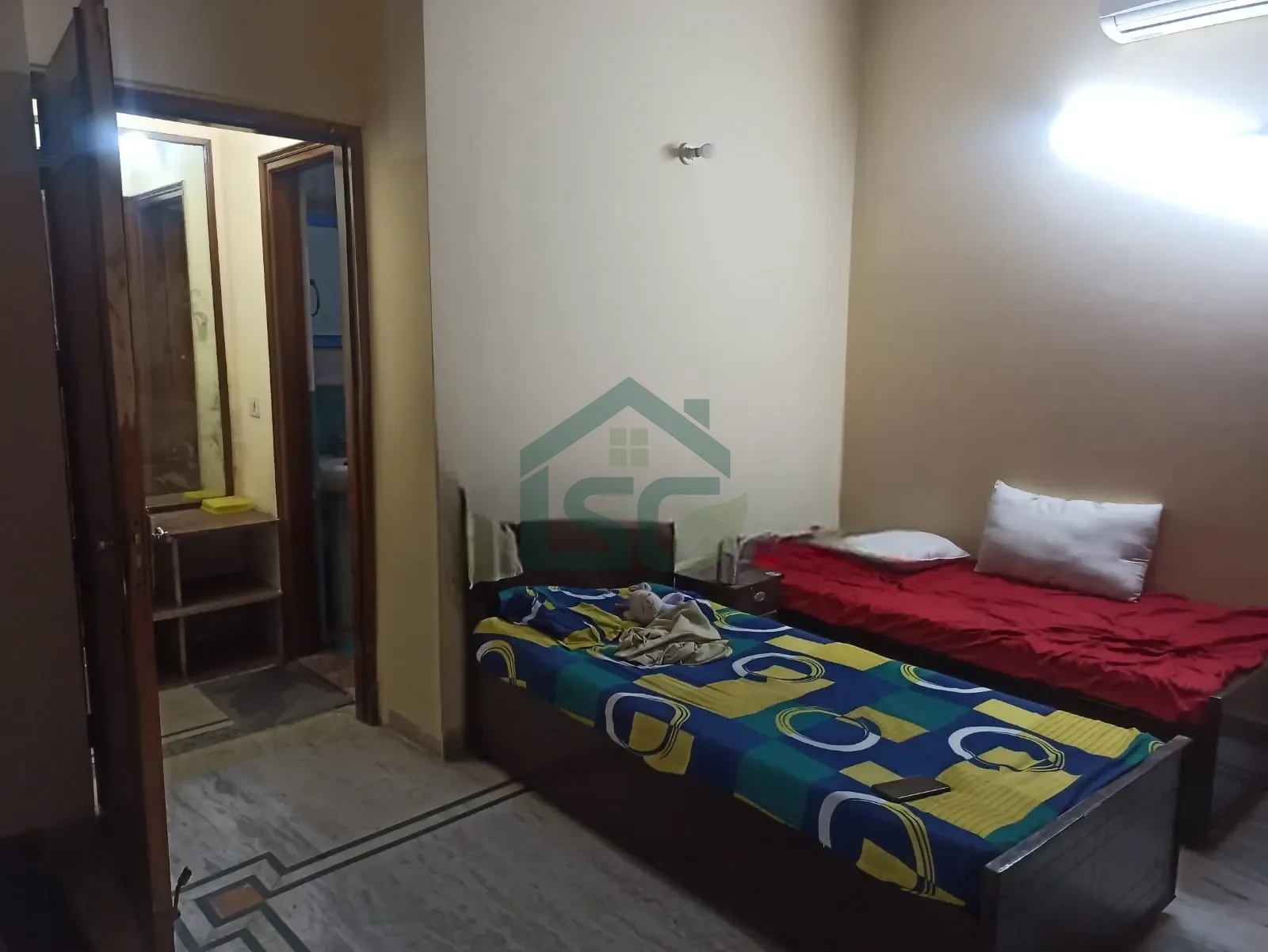 PG for Boys & Girls gurgaon in Sector 43, Gurugram — property photo 1