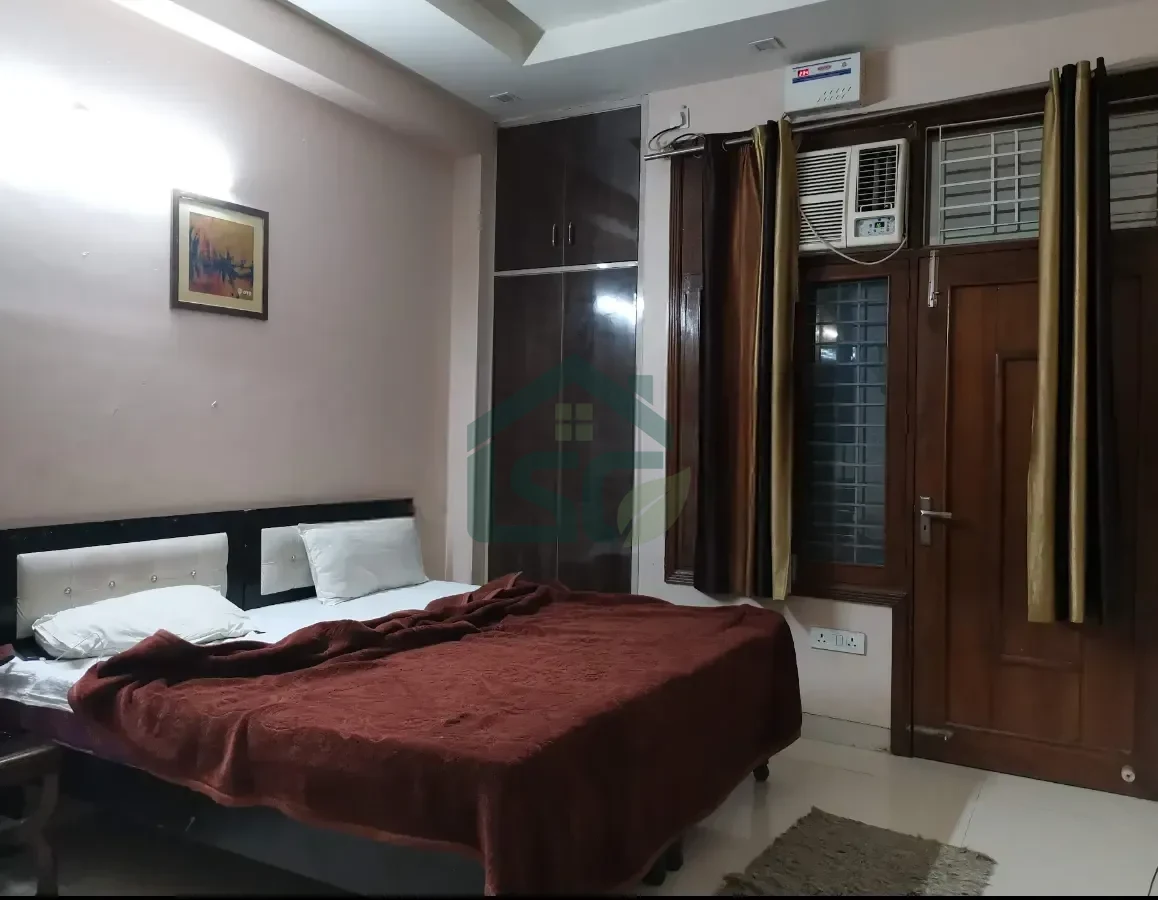 Star PG in Sector 63, Noida — property photo 1