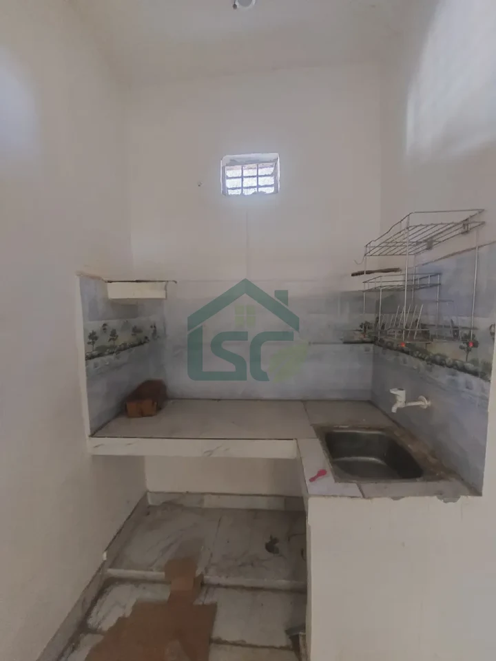 Raju Room For Rent in Sector 78, Gurugram — property photo 4