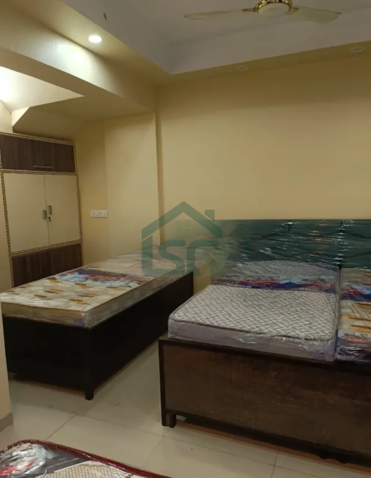 Pink PG Hostal in Kamla Nagar, Delhi — property photo 2