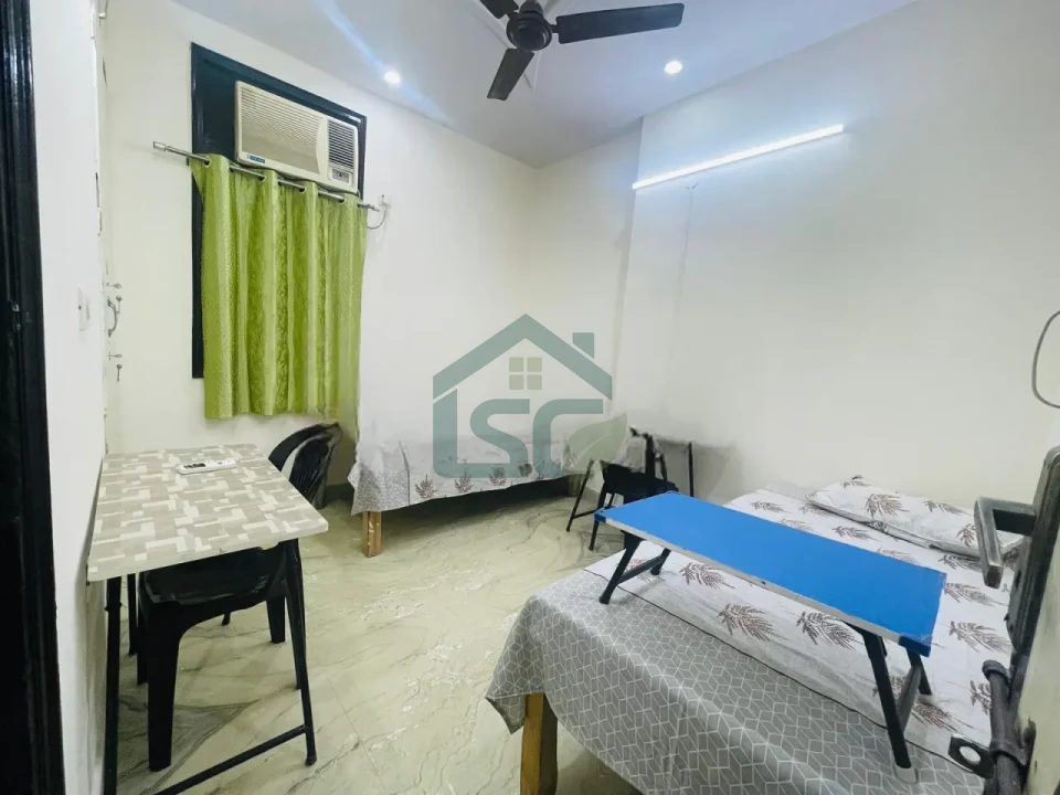 Living hub in Reids Line Delhi Univ Staff Flats, Delhi — property photo 2