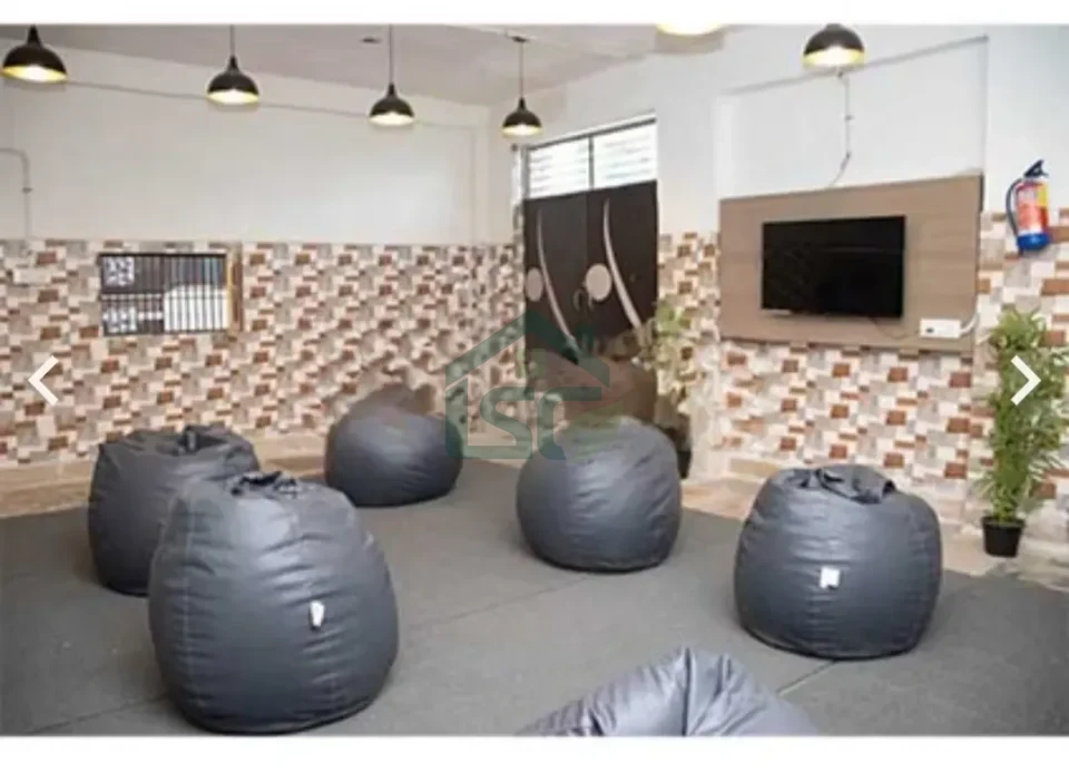 Zolo Unisex PG in Sector 135, Noida — property photo 3