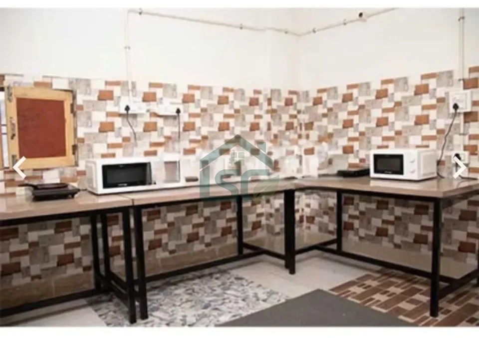 Zolo Unisex PG in Sector 135, Noida — property photo 1