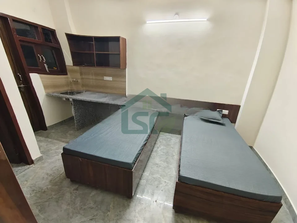 Yaduvanshi PG & 1 RK in Sector 34, Gurugram — property photo 3